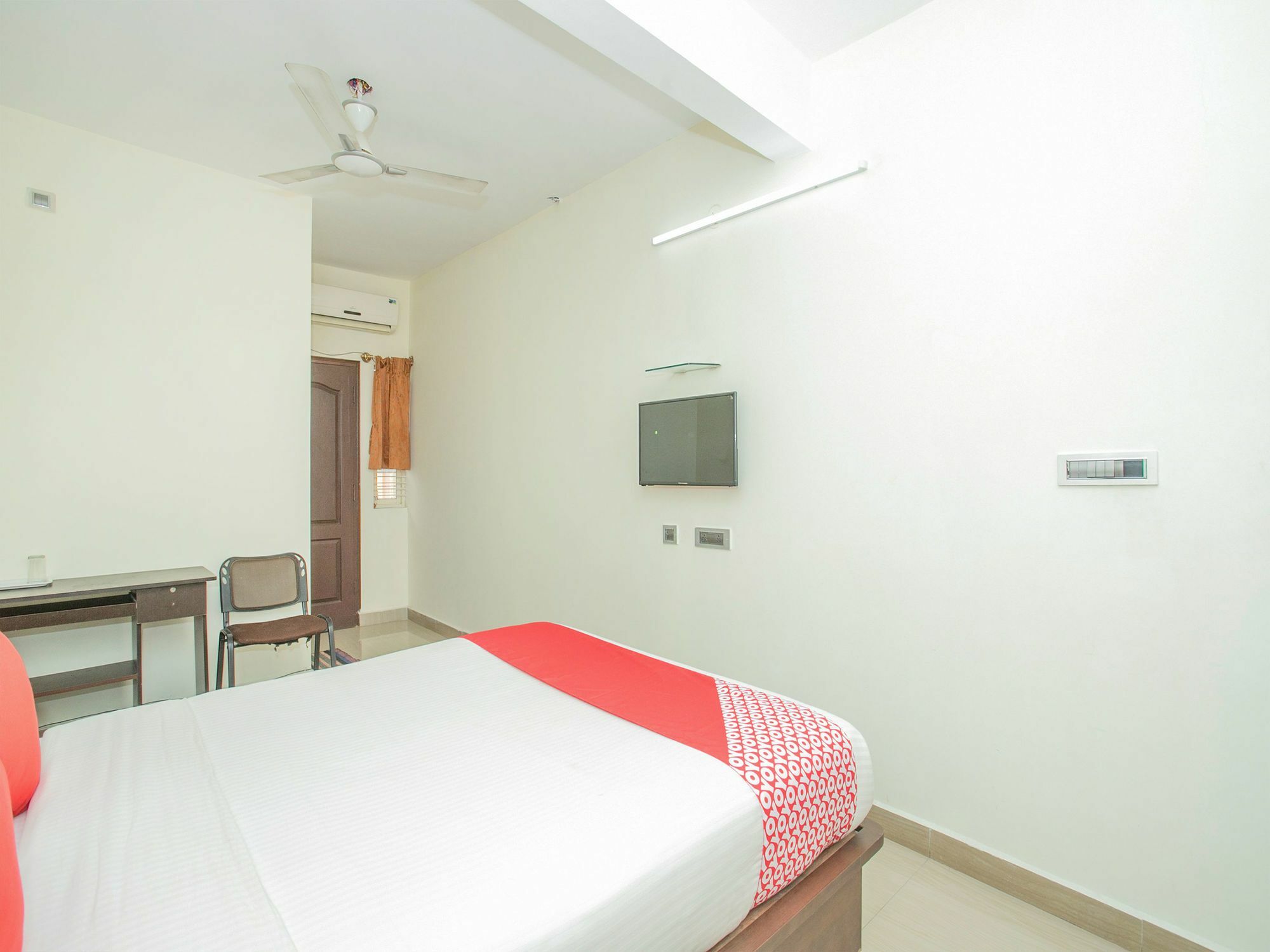 Oyo 13170 Victory Suites บังกาลอร์ ภายนอก รูปภาพ